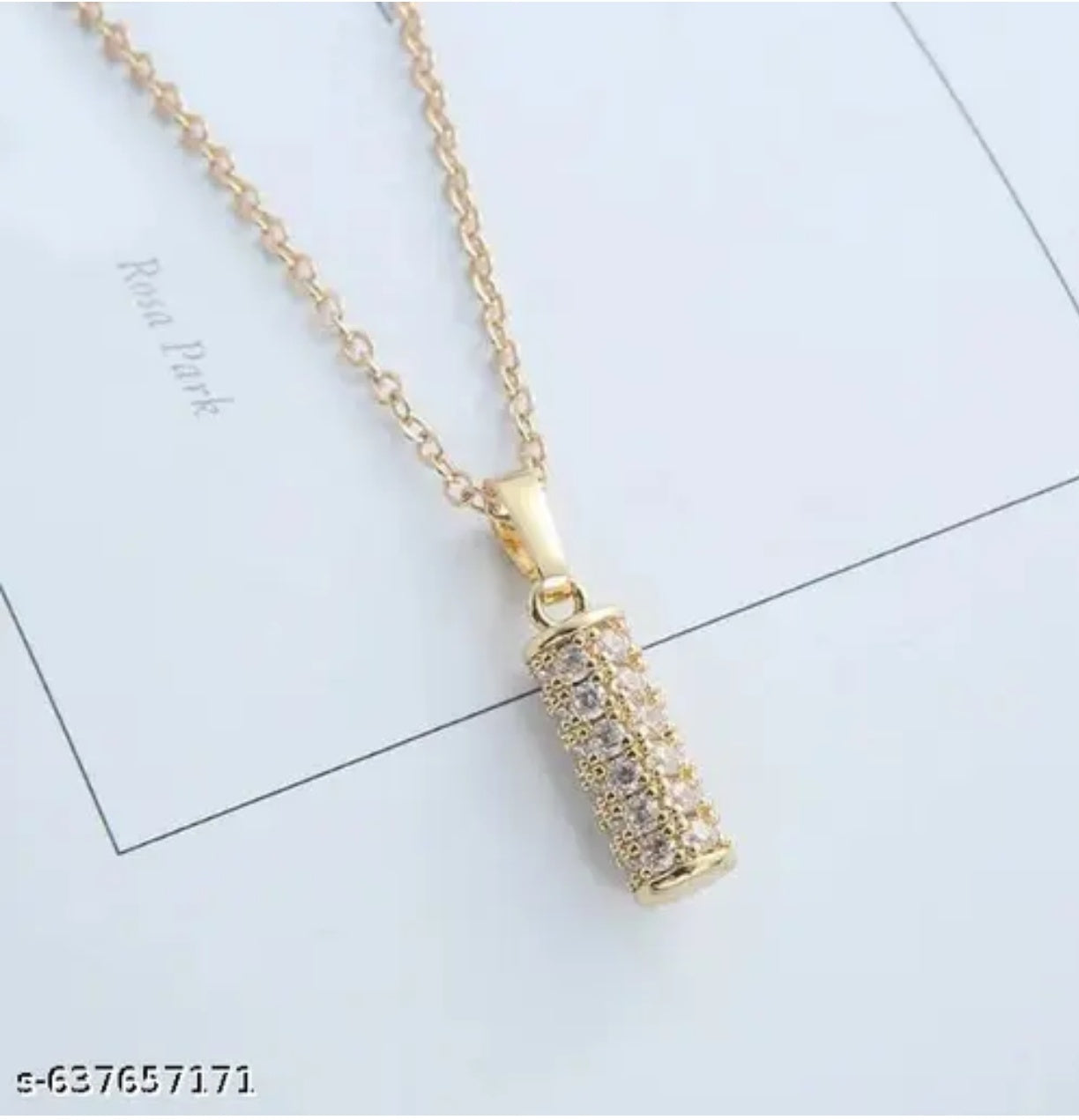 Anti Tarnish 18K Gold Plated Luxurious Cylindrical
