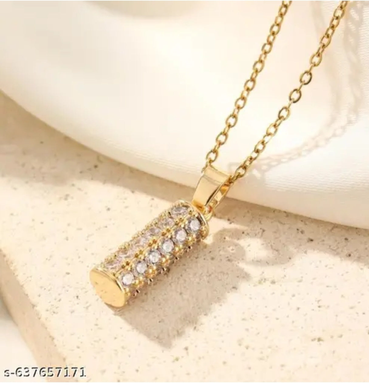 Anti Tarnish 18K Gold Plated Luxurious Cylindrical